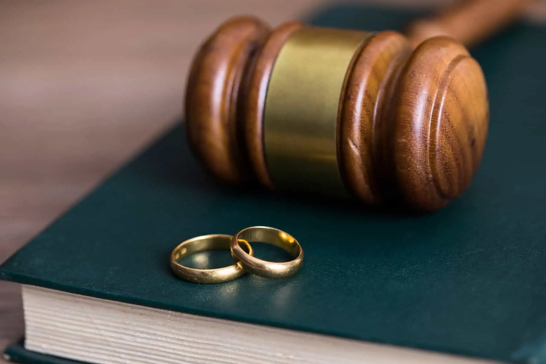 4 Reasons to Hire an Attorney for Your Marriage-Based Visa Application